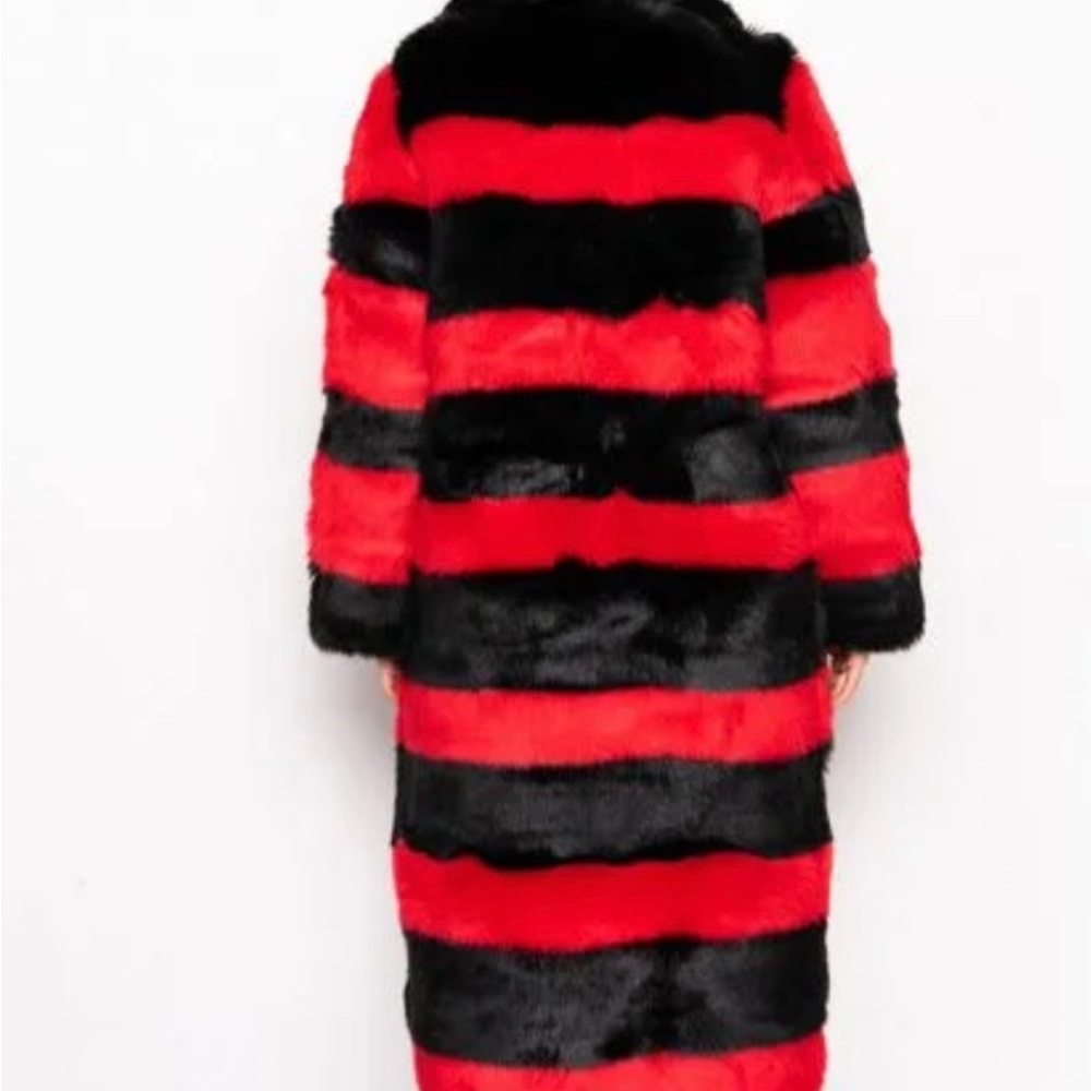 Red and Black Fur Trench Coat - Picture 6 of 10